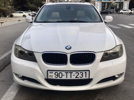 BMW 330 2011