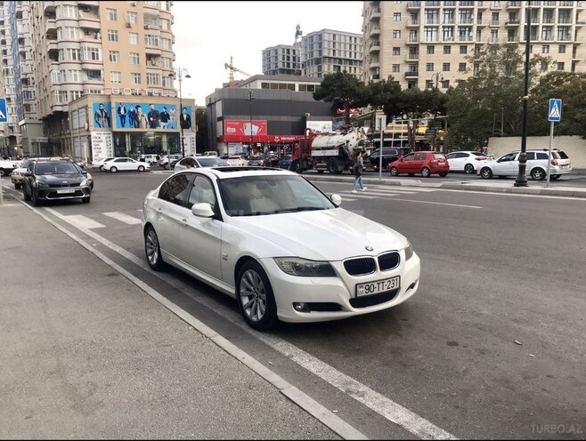 BMW 330 2011, 220,000 km - 3.0 l - Bakı