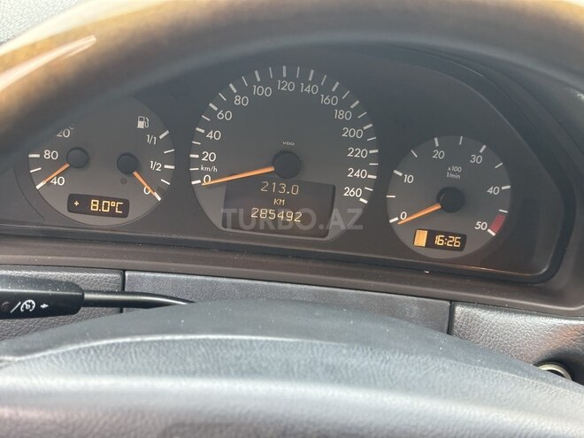 Mercedes E 270 1999, 285,400 km - 2.7 l - Bakı