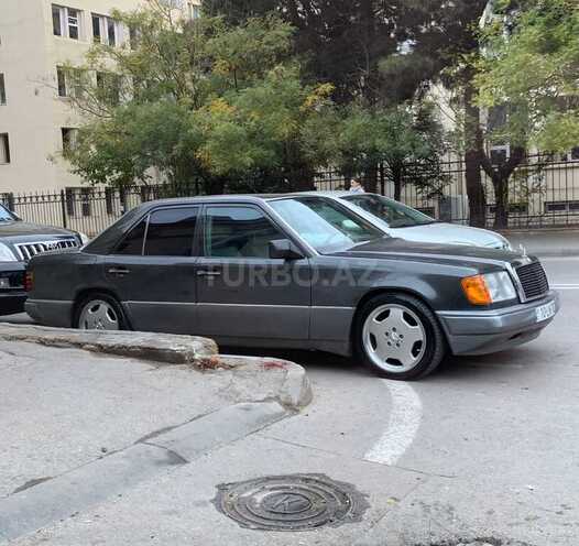 Mercedes E 230 1992, 23,456 km - 2.3 l - Beyləqan