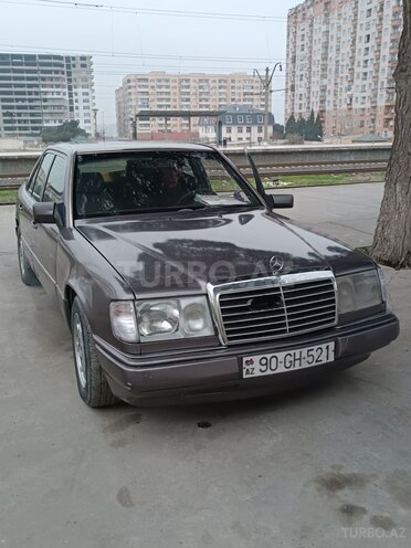 Mercedes E 200 1991, 385,245 km - 2.2 l - Bakı
