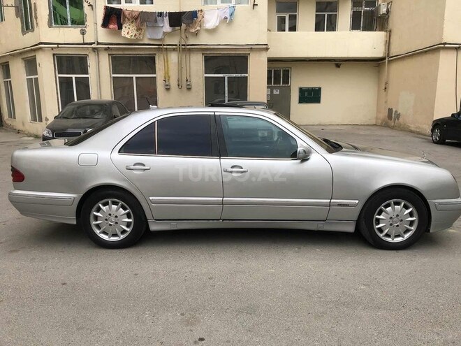 Mercedes E 220 2001, 338,000 km - 2.2 l - Bakı