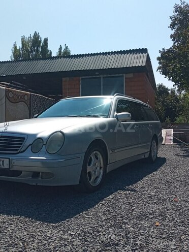 Mercedes E 220 2000, 424,059 km - 2.2 l - Zaqatala