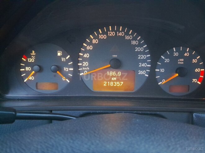Mercedes E 280 2001, 218,357 km - 2.8 l - Gəncə