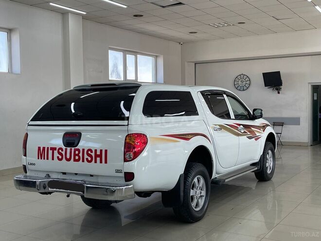 Mitsubishi L 200 2014, 154,000 km - 2.5 l - Bakı