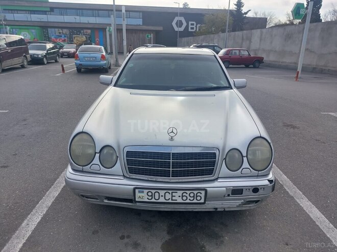 Mercedes E 220 1995, 235,000 km - 2.4 l - Bakı