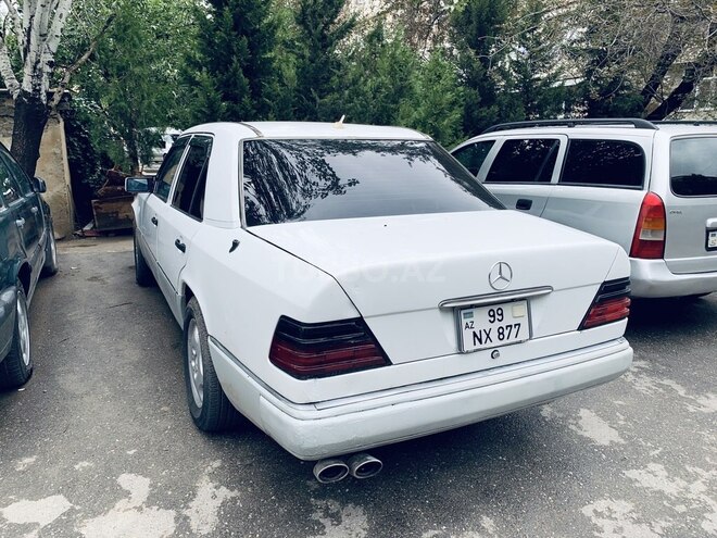 Mercedes E 220 1993, 241,041 km - 2.2 l - Sumqayıt