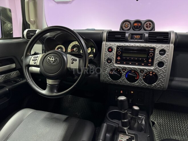 Toyota FJ Cruiser 2013, 114,000 km - 4.0 l - Bakı