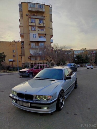 BMW 735 2001, 258,000 km - 3.5 l - Bakı