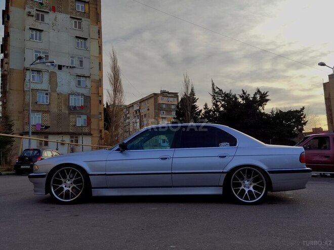 BMW 735 2001, 258,000 km - 3.5 l - Bakı