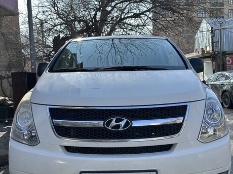 Hyundai H-1 2010