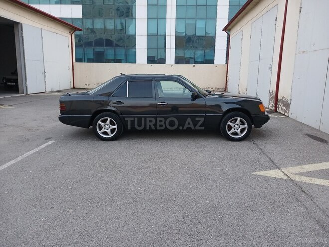 Mercedes E 200 1990, 34,942 km - 2.0 l - Bakı