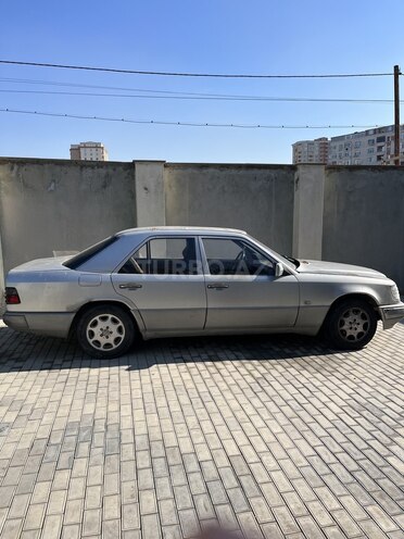 Mercedes E 230 1986, 300,000 km - 2.3 l - Bakı