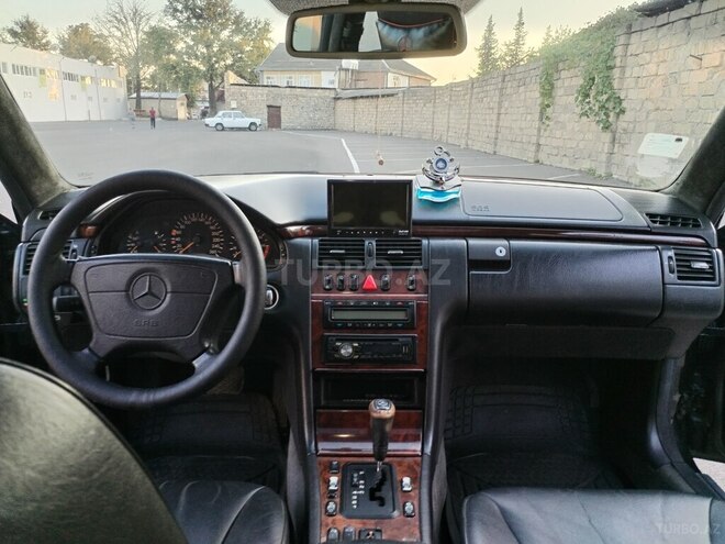 Mercedes E 240 1997, 344,735 km - 2.4 l - Göyçay
