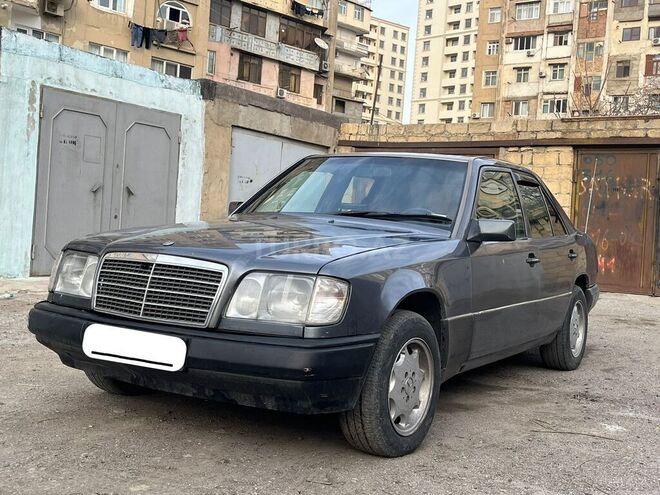 Mercedes E 250 1994, 273,900 km - 2.5 l - Bakı
