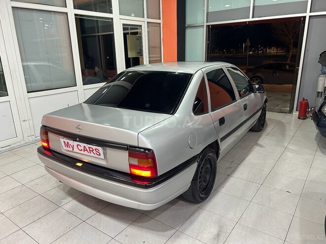 Opel Vectra 1994, 305,000 km - 1.6 l - Sumqayıt