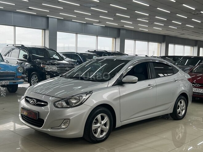 Hyundai Accent 2013, 200,000 km - 1.6 l - Bakı