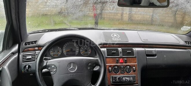 Mercedes E 240 2000, 201,015 km - 2.4 l - Lənkəran
