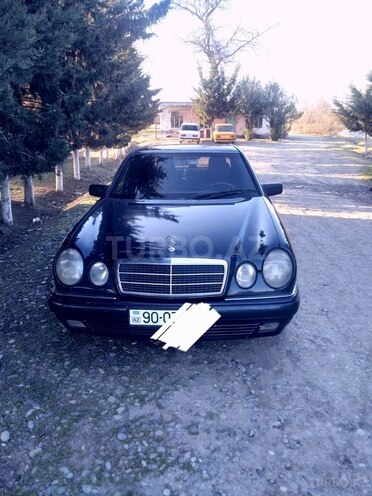 Mercedes E 200 1997, 300,000 km - 2.0 l - Saatlı
