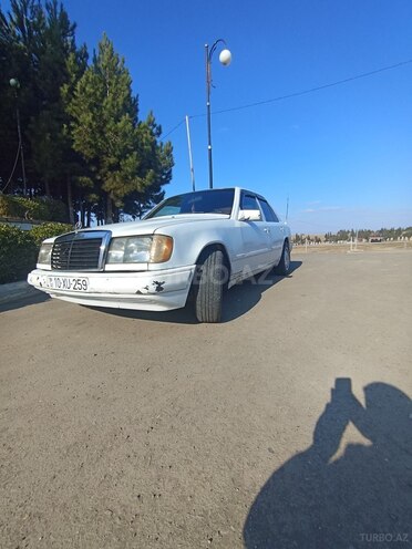 Mercedes E 250 1988, 478,857 km - 2.5 l - Qazax