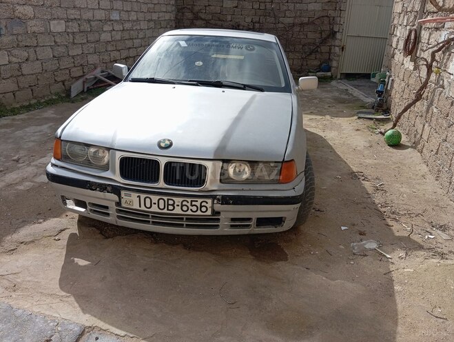 BMW 318 1992, 138,650 km - 1.8 l - Bakı