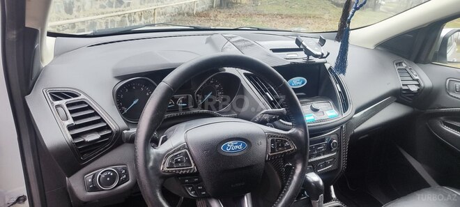Ford Escape 2017, 140,194 km - 1.5 l - Qəbələ