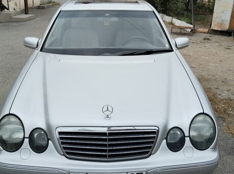 Mercedes E 260 2000