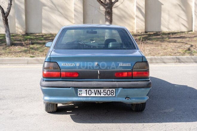 Renault 19 1996, 413,000 km - 1.6 l - Quba