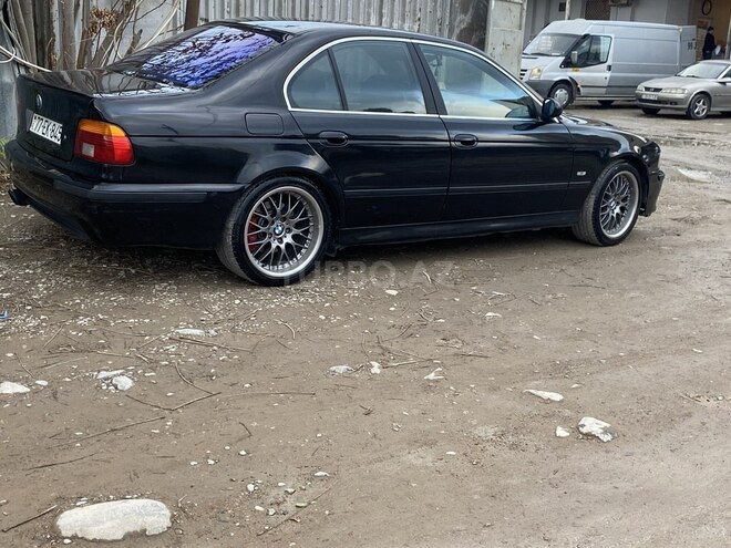 BMW 525 2001, 298,000 km - 2.5 l - Bakı