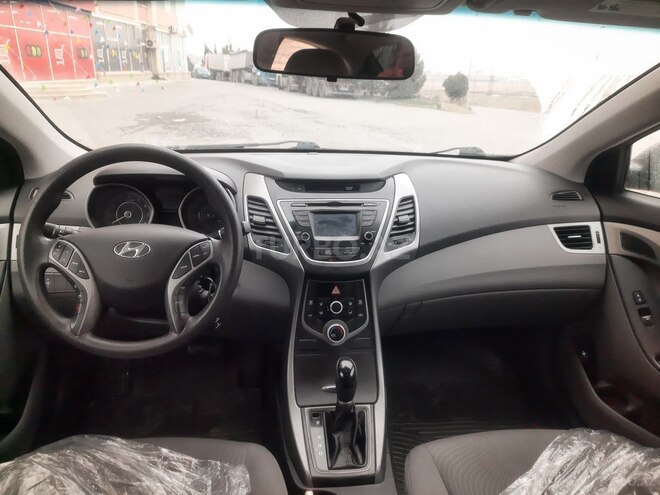 Hyundai Elantra 2015, 197,788 km - 1.8 l - Bakı