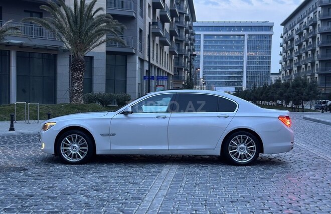 BMW 750 2011, 125,000 km - 4.4 l - Bakı