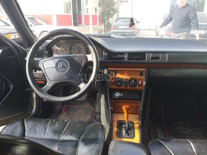 Mercedes E 300 1992, 287,000 km - 3.0 l - Bakı