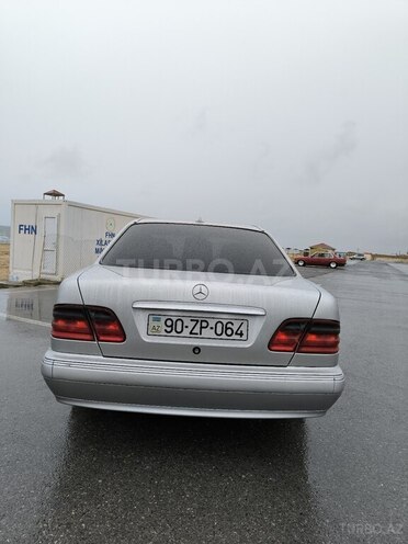 Mercedes E 270 1999, 331,000 km - 2.7 l - Bakı