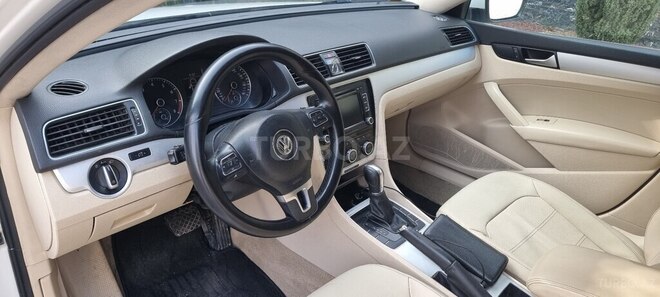 Volkswagen Passat 2012, 174,000 km - 2.5 l - Bakı