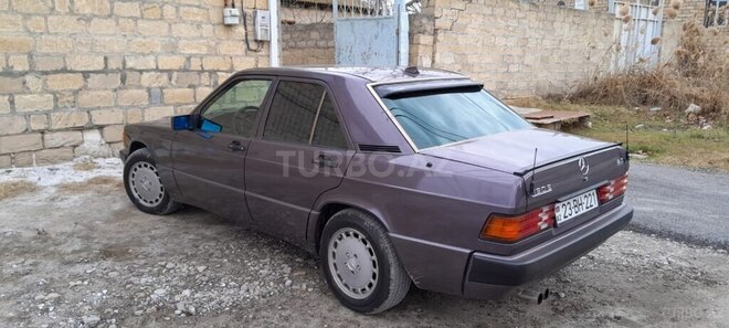 Mercedes 190 1992, 123,456 km - 2.0 l - Yevlax