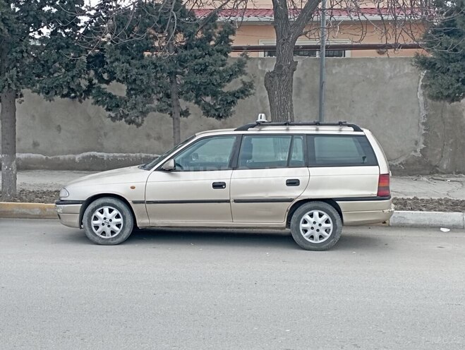 Opel Astra 1997, 300,000 km - 1.6 l - Sumqayıt