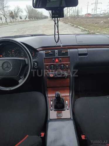 Mercedes E 290 1996, 525,000 km - 2.9 l - Sumqayıt