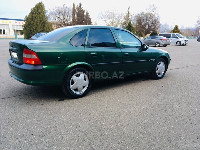 Opel Vectra 1997, 333,000 km - 1.8 l - Qazax