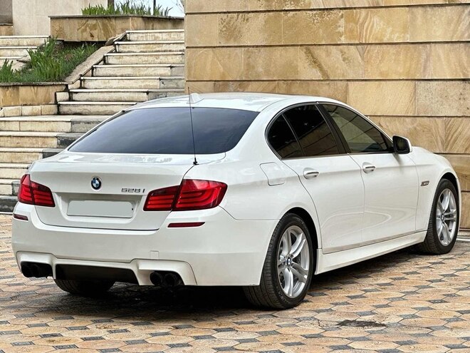 BMW 528 2013, 187,000 km - 2.0 l - Gəncə