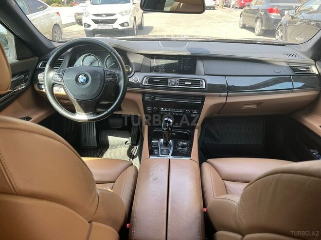 BMW 750 2011, 135,000 km - 4.4 l - Bakı