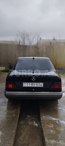 Mercedes E 250 1991, 255,364 km - 2.5 l - Bakı
