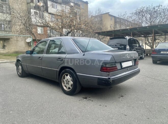 Mercedes E 230 1992, 450,000 km - 2.3 l - Bakı
