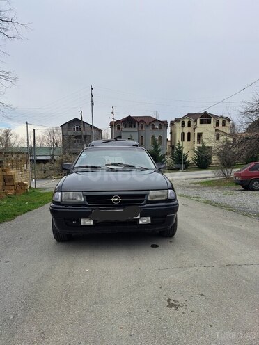 Opel Astra 1993, 183,000 km - 1.6 l - Şəki