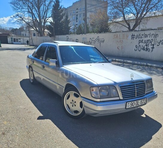 Mercedes E 220 1993, 415,000 km - 2.2 l - Bakı