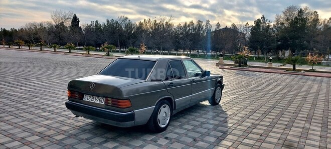 Mercedes 190 1990, 246,000 km - 2.0 l - Şirvan