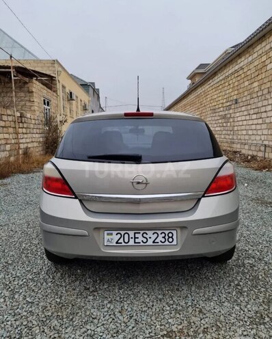 Opel Astra 2006, 237,000 km - 1.4 l - Naftalan
