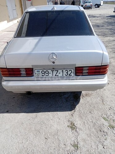 Mercedes 190 1992, 155,000 km - 1.8 l - Quba