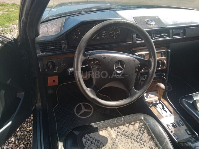 Mercedes E 300 1992, 371,857 km - 3.0 l - Quba