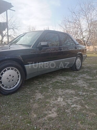 Mercedes 190 1991, 338,000 km - 2.3 l - Qax