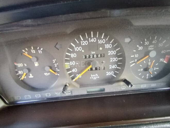Mercedes E 280 1994, 372,841 km - 2.8 l - Salyan